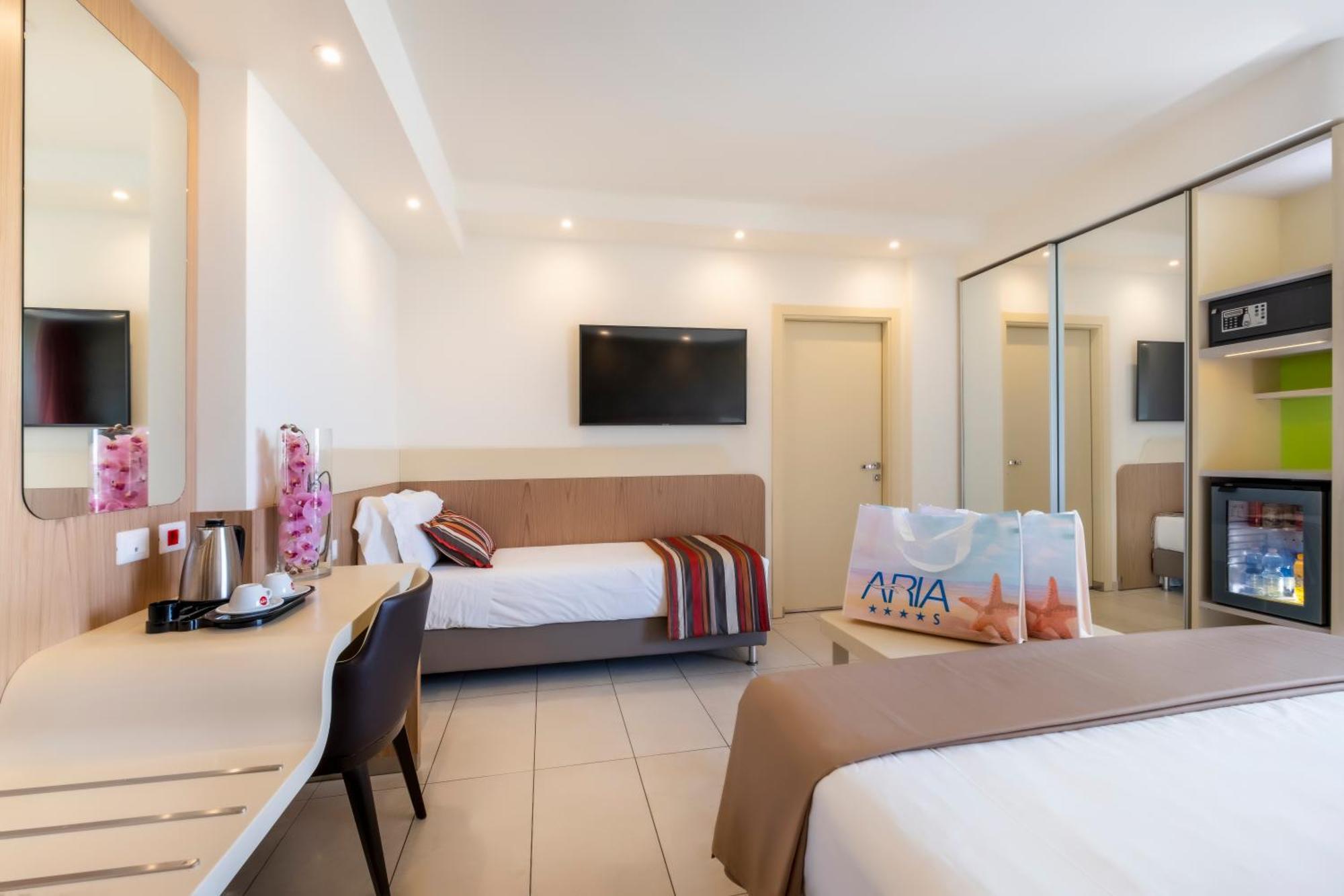 Hotel Aria Римини Экстерьер фото